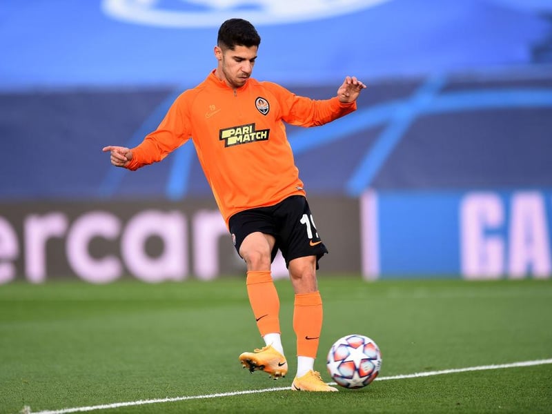 Arsenal-linked forward Manor Solomon has confirmed that a number of Premier League clubs have expressed an interest in signing him. He said: “My dream is to play in England and it also seems to be the most realistic option for me.” (Goal)