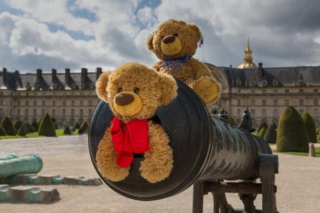 John James and Bob the teddy bears at “Dôme des Invalides” in Paris, France. 
These adorable teddy bears could be the world's most well-travelled cuddly toys - as their photographer owner has chronicled their adventures in 27 different countries. Christian Kneidinger, 57, has been travelling with his teddy bears, named John and Bob since 2014 - and his taken them to some of the world's most famous landmarks. The teddy bears have dressed up in traditional Emirati clothing to visit the Sultan's Palace in Oman, and have braved the cold on a glacier on Lofoten Island in Norway.