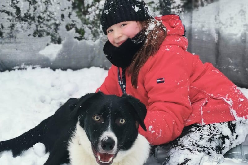 Ity may be snowing but there's still time to go walkies! (Picture: Kirsty Gillespie)