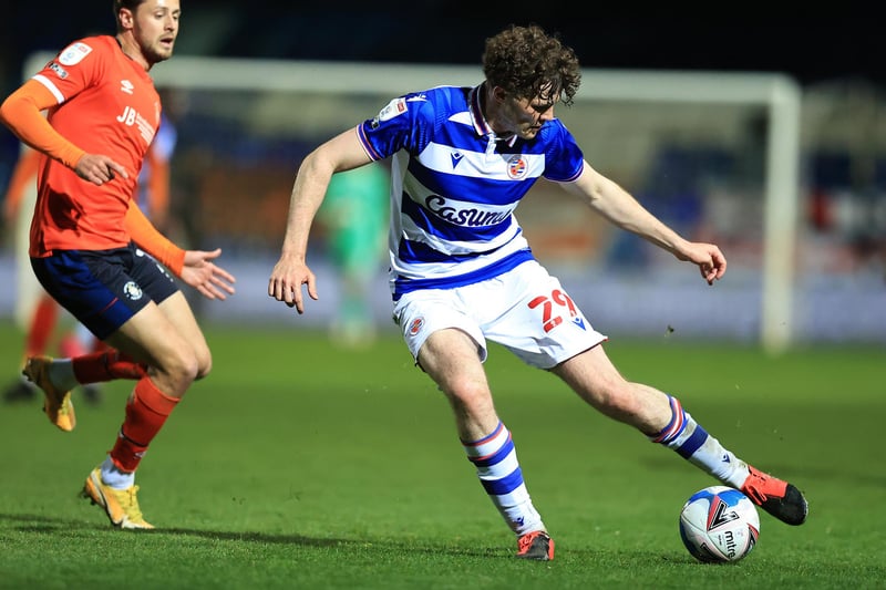 Notts Forest are reportedly looking to sign Tom Holmes from Reading with just one year remaining on the defender’s contract. The midlands side are one of many clubs keeping tabs on the 21-year-old. (Berkshire Live)
