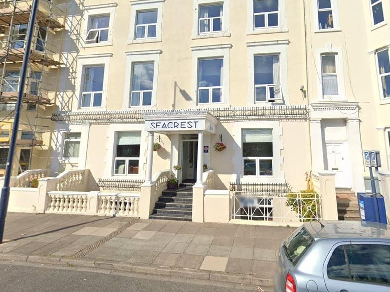 Located in South Parade, this hotel boasts a 4.5 rating from 1,300 reviews