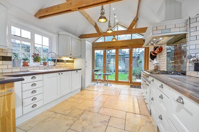This is what the kitchen looks like.