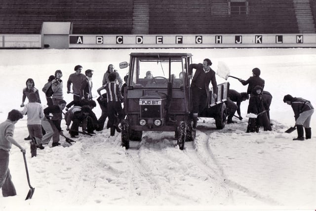 Snow clearing at the Lane in February 1979.