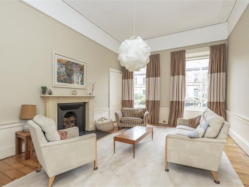 Sitting room.