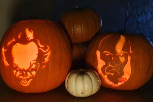 One of the most recognisable faces in horror, Pennywise meets the God of War, Kratos, in this scary family of pumpkins.