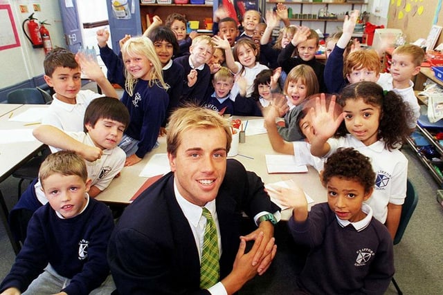 Star teacher David Selwood pictured with his Y2 class at Clifford School, Sheffield (September 1999)