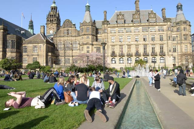 Temperatures in Sheffield are set to peak this weekend, as people can enjoy a summer heatwave with temperatures reaching almost 30C and plenty of sunshine, according to the Met Office.