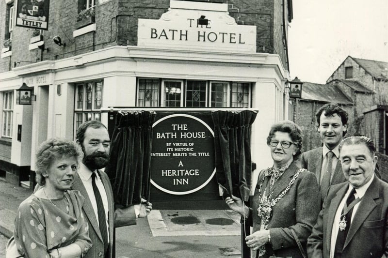 Coun Dot and Jim Walton unveil a Heritage Plaque at the Bath in 1985, watched by landlords Ray and Janet Hardy and David Grace