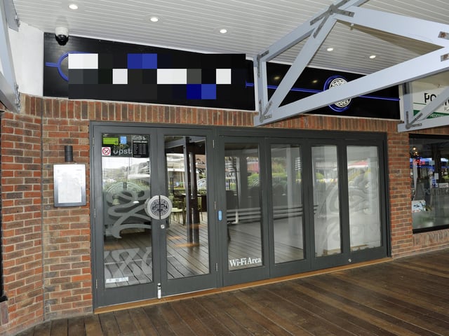 If you ever took a walk along the boardwalks at Port Solent you might have spotted this restaurant. You may have even dropped in for a slice.