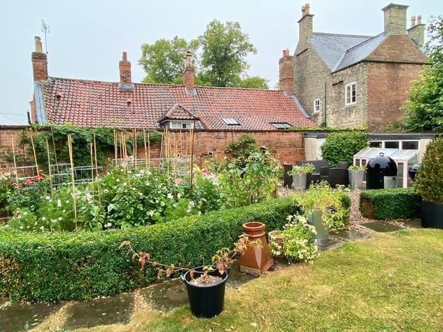 Another part of the attractive, and very private, garden. Imagine a few joyful summer days here.