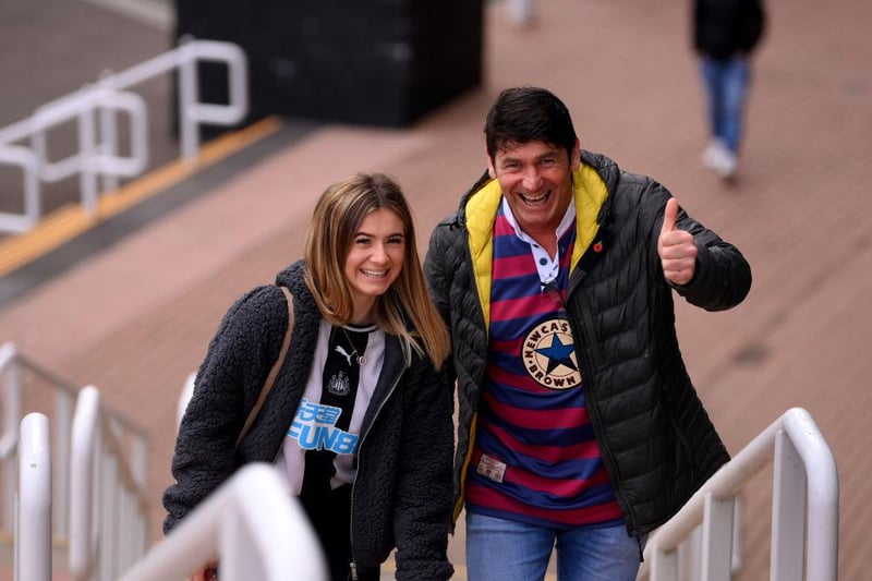 A father and daughter get ready to enter St James's Park for the first time in 15 months.