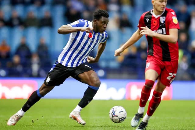 Sheffield Wednesday are weighing up a new contract for young midfielder Fisayo Dele-Bashiru.