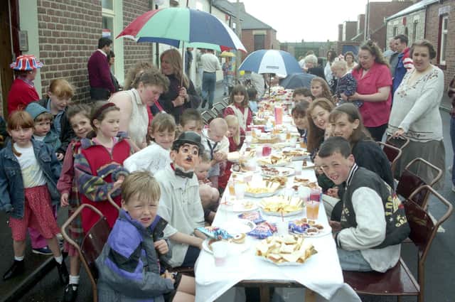 A VE Day anniversary event had the people of Osborne Street out and enjoying the occasion in 1995. Are you pictured?