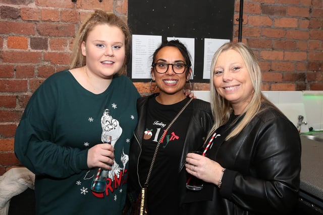 Friends enjoying a drink at the Dirty Stop Outs Guide to 1990s Chesterfield reunion event at Real Time Live in Chesterfield in 2019.