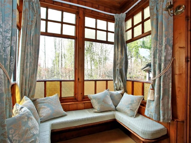Bay window.