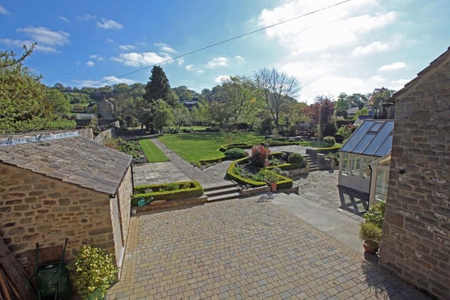 Rose Hill in Baslow is on sale for £1,625,000 and has a large garden. Marketed by Caudwell & Co. (https://caudwellandco.com/property/2193/)