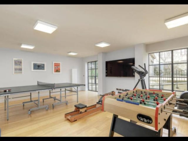 The lower ground floor accommodation is fully self-contained and boasts a gym and games room, for fun with friends and family.