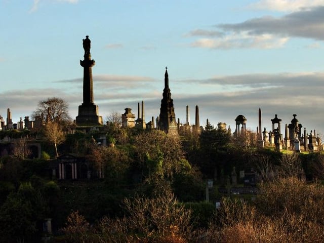 Which cemetery is this?