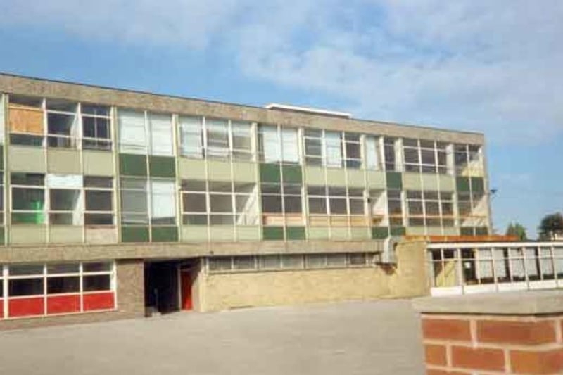 Gleadless Valley Secondary School, on Matthews Lane, Sheffield, pictured in 1996. The building has since been demolished