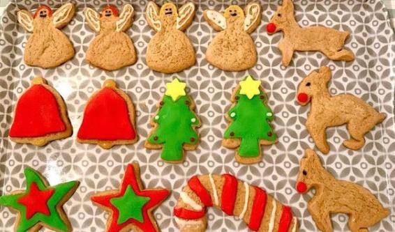 How delicious do these Christmas cookies baked by  @caitlin_wake look?