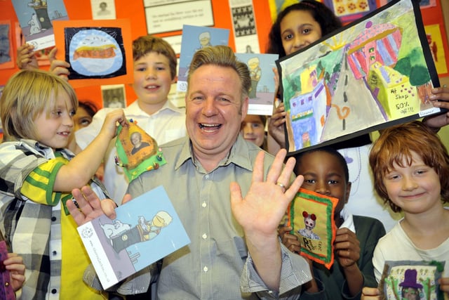 Pete McKee visiting Meersbrook Bank School,  Derbyshire Lane, Sheffield when the school got an award from the Arts Council in July 2010