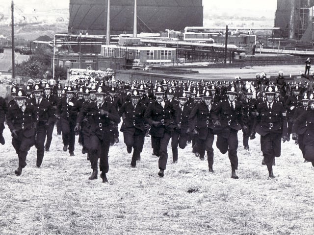 Police charge pickets at Orgreave Coking Plant, May 31 1984.