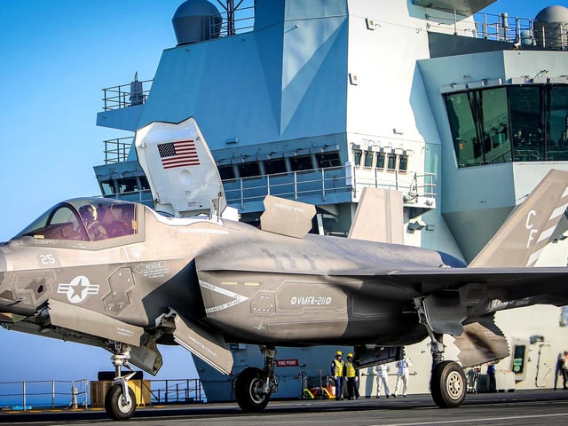 VMFA-211 lands onboard HMS Queen Elizabeth