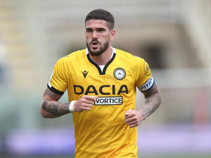 Leeds United are confident Rodrigo De Paul can be signed this summer for less than the £37 million Udinese demanded for the player back in 2020. (Football Insider)
(Photo by Maurizio Lagana/Getty Images)