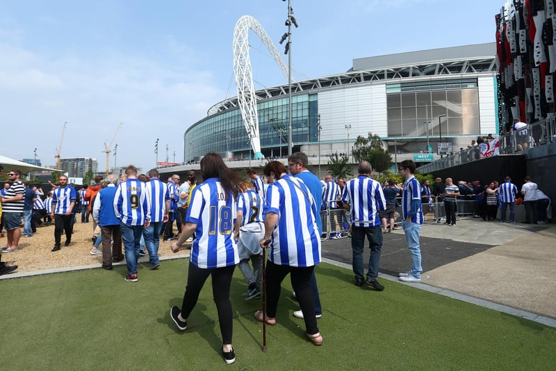 Owls fans heading for the stadium ahead of the Play Off Final with Hull City