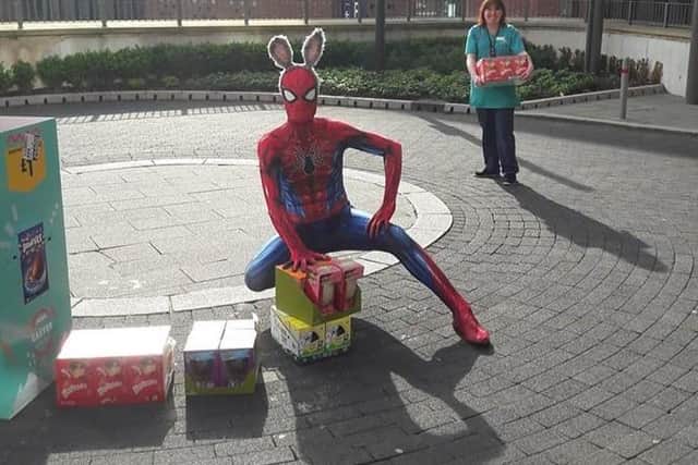 The Sheffield Spiderman delivered Easter eggs to patients at Sheffield Children's Hospital (Picture: @have_a_go_cosplayer)
