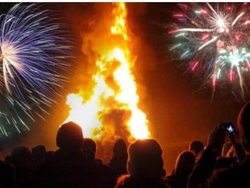 The popular Family Bonfire and Fireworks Display organised by the 1st Wickham Scout Group is taking place on November 2 on Glebe Field, off School Road. Tickets are bought on the gate and adults cost £4, children £2, under 3’s free. Refreshments available. Gates open 6pm, bonfire approx 6.30pm, fireworks approx 7pm. 