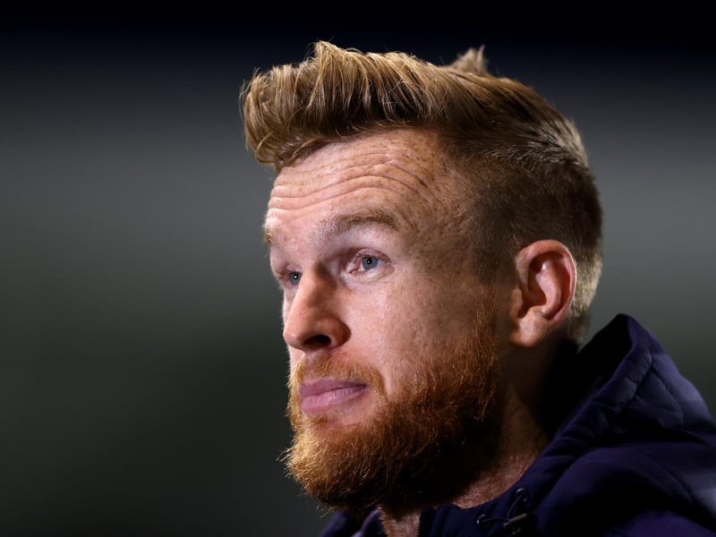 Millwall skipper Alex Pearce has committed his future to the club, after signing a new one-year deal. The 32-year-old made 20 league starts for his side last season, in a campaign that saw them finish 11th in the table. (BBC Sport)