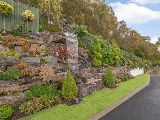 Feature waterfall.