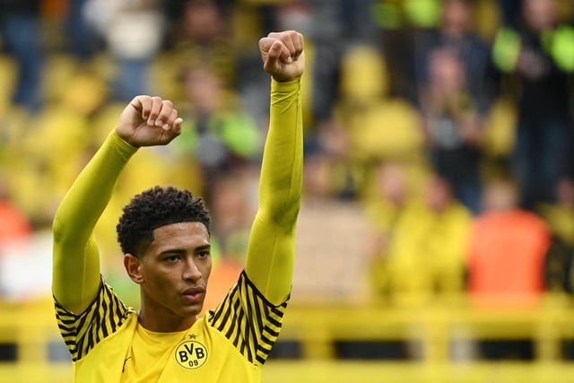 Manchester United have been named as the front-runners to sign Borussia Dortmund youngster Jude Bellingham, as interest continues to grow in the £80m-rated England international. He joined the German side from Birmingham City last year. (Mirror)