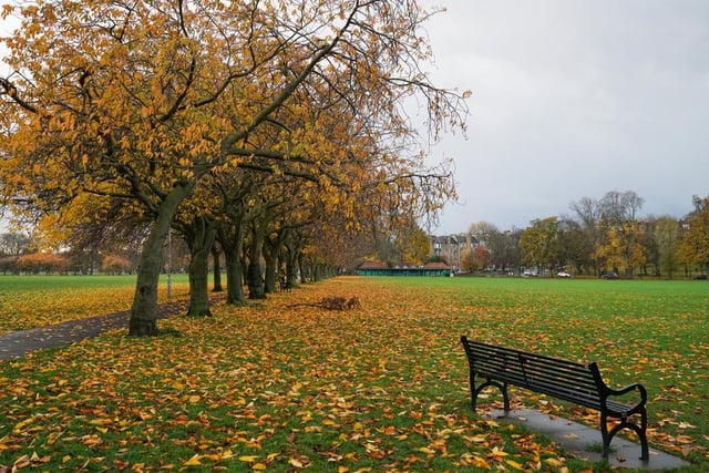 Located just south of Edinburgh’s city centre, this large public park is one of the capital’s most popular green spaces. While it mostly consists of open grassland bordered by tree-lined paths, there are also tennis courts and a large children’s playground here.