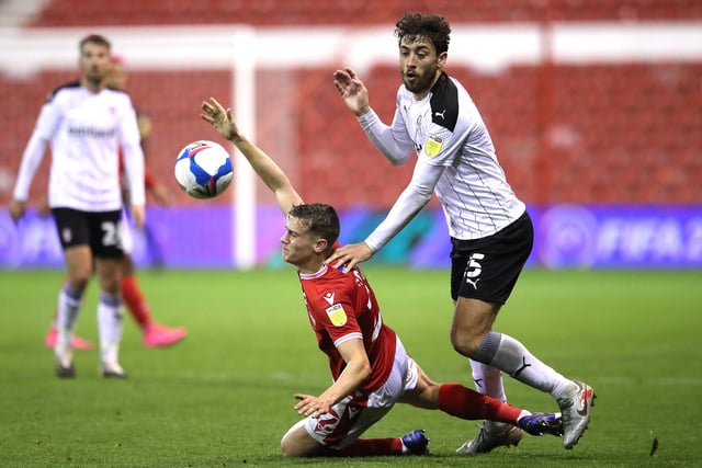 Rotherham United boss Paul Warne has suggested he's sceptical as to whether Matt Crooks' dip in form has been due to transfer rumours linking him with a move away, and backed his player to power through his struggles. (The Star)