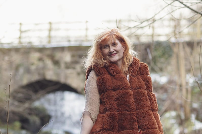 To celebrate 40 years as a live performer, Eddi Reader will be performing live at the Pavillion Theatre with singer-songwriter and guitarist Robin Adams. 