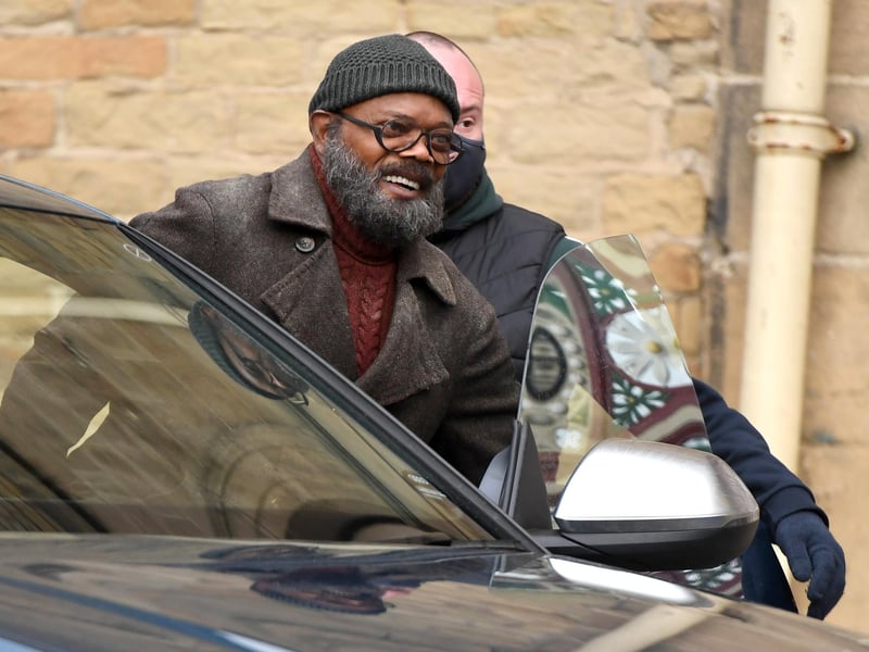 Quite simply a bizarre thing to write. Samuel L. Jackson has never won an Oscar - in fact, he has only had one nomination ever when he was nominated for Best Supporting Actor for his role in Pulp Fiction but was defeated by Martin Landau for his role in Ed Wood.