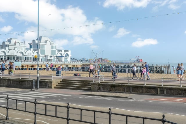 It is just a hop, skip and a jump from South Parade Pier, with Canoe Lake not much further. You are also close to the heart of Southsea, with all its shopping as well as restaurants, pubs and bars.