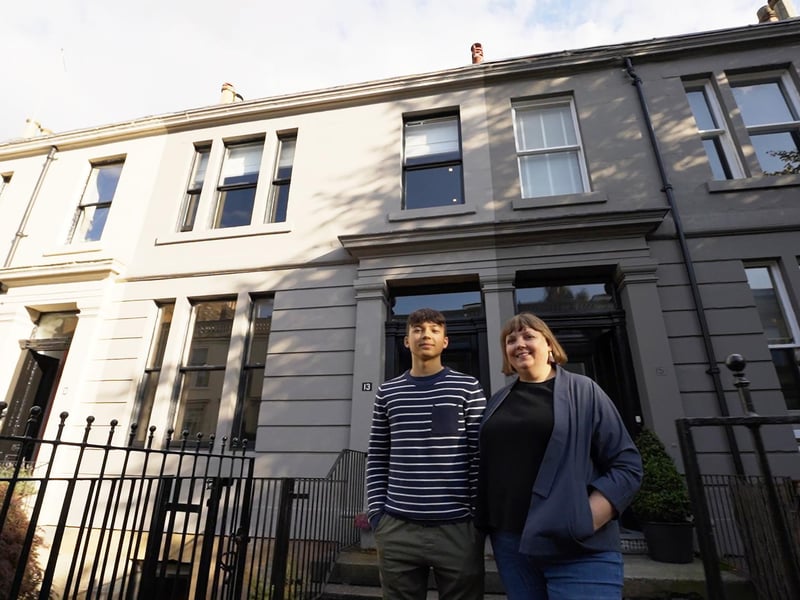 The West End Townhouse is home to Niki and her teenage son, Gilli.