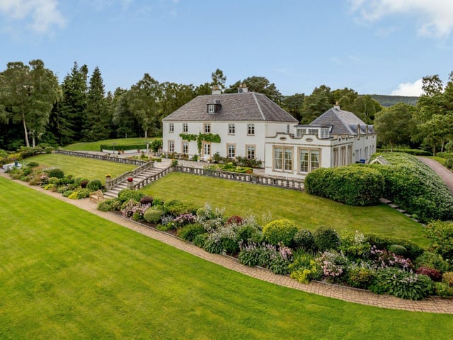Laggan House and Steading sits proudly in an unspoiled rural part of the Scottish Highlands, within its own private garden grounds. Offers over £2,200,000.