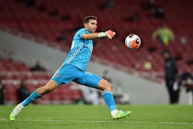 Brighton & Hove Albion's hopes of landing Arsenal goalkeeper Emiliano Martinez look to have received a boost, after the Gunners left the £20m-rated stopper out of their side to face Fulham this weekend. (Guardian)