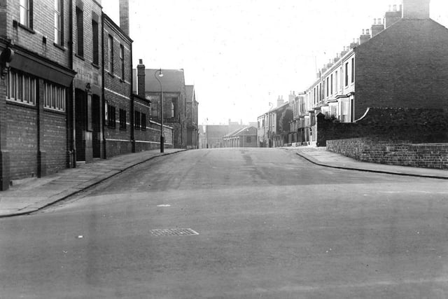 Bell Terrace in 1955. Photo: Hartlepool Library Service.