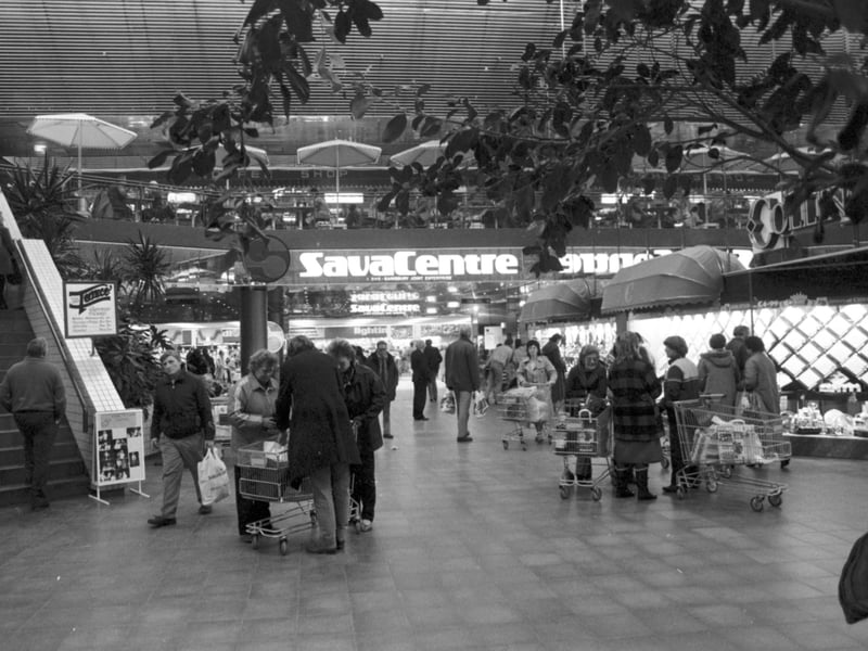 SavaCentrestore in Edinburgh shopping centre Cameron Toll in December 1985.