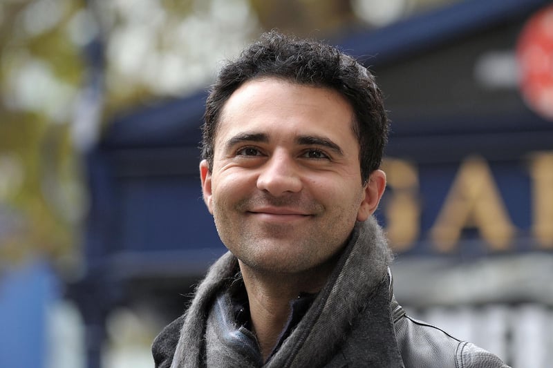 Pop Idol star Darius Campbell was born  to a Scottish mother, Avril Campbell, and an Iranian father, Booth Danesh with the family living in Bearsden. 