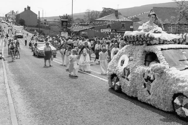 Buxton Advertiser Archive, 1990 carnival procession at Dove Holes