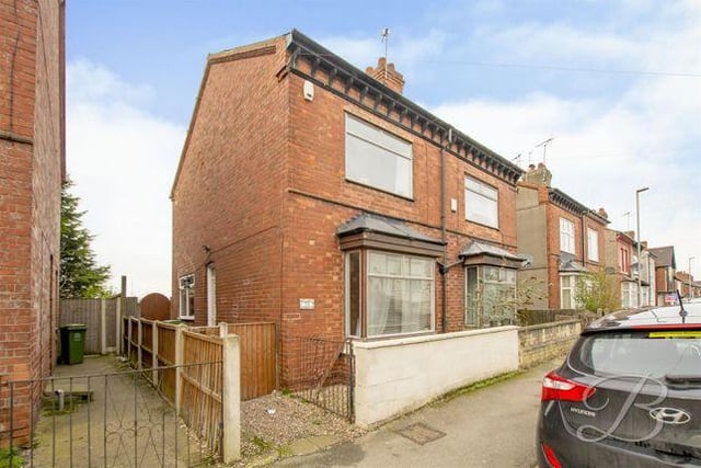 This two bedroom semi-detached house has a upstairs bathroom. Marketed by Buckley Brown.