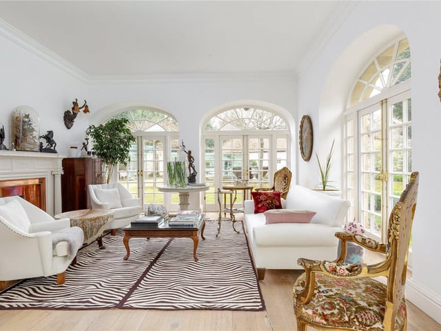 Drawing room.