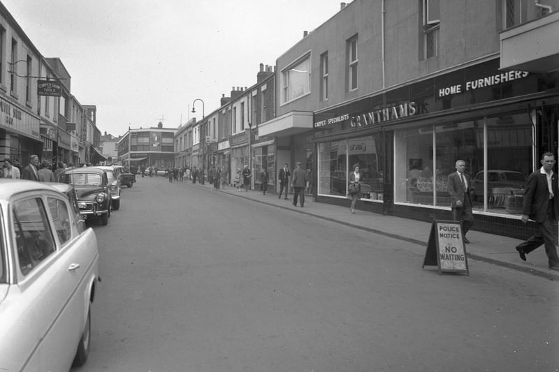 Blandford Street in June 1962 with Granthams home furnishers in view.