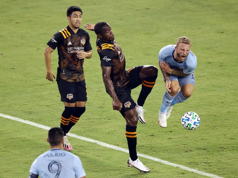 Houston Dynamo have re-signed former Wigan Athletic and Hull City defender Maynor Figueroa. (Official club website)
(Photo by Jamie Squire/Getty Images)